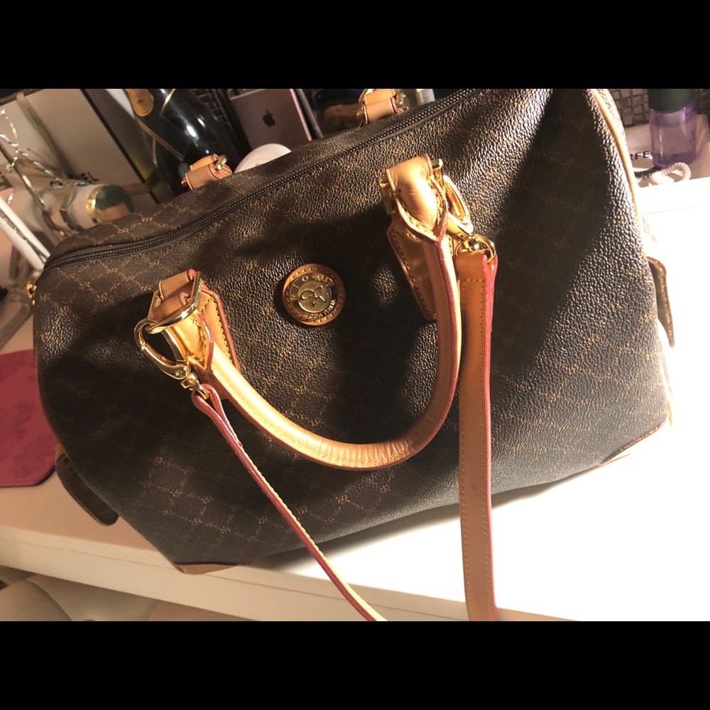 Rioni Signature Large Boston Handbag